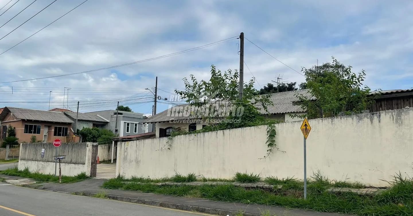 Casa com terreno em Colombo/PR.